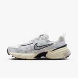 ZAPATILLAS NIKE V2K RUN BLANCAS (MUJER) | FD0736-100