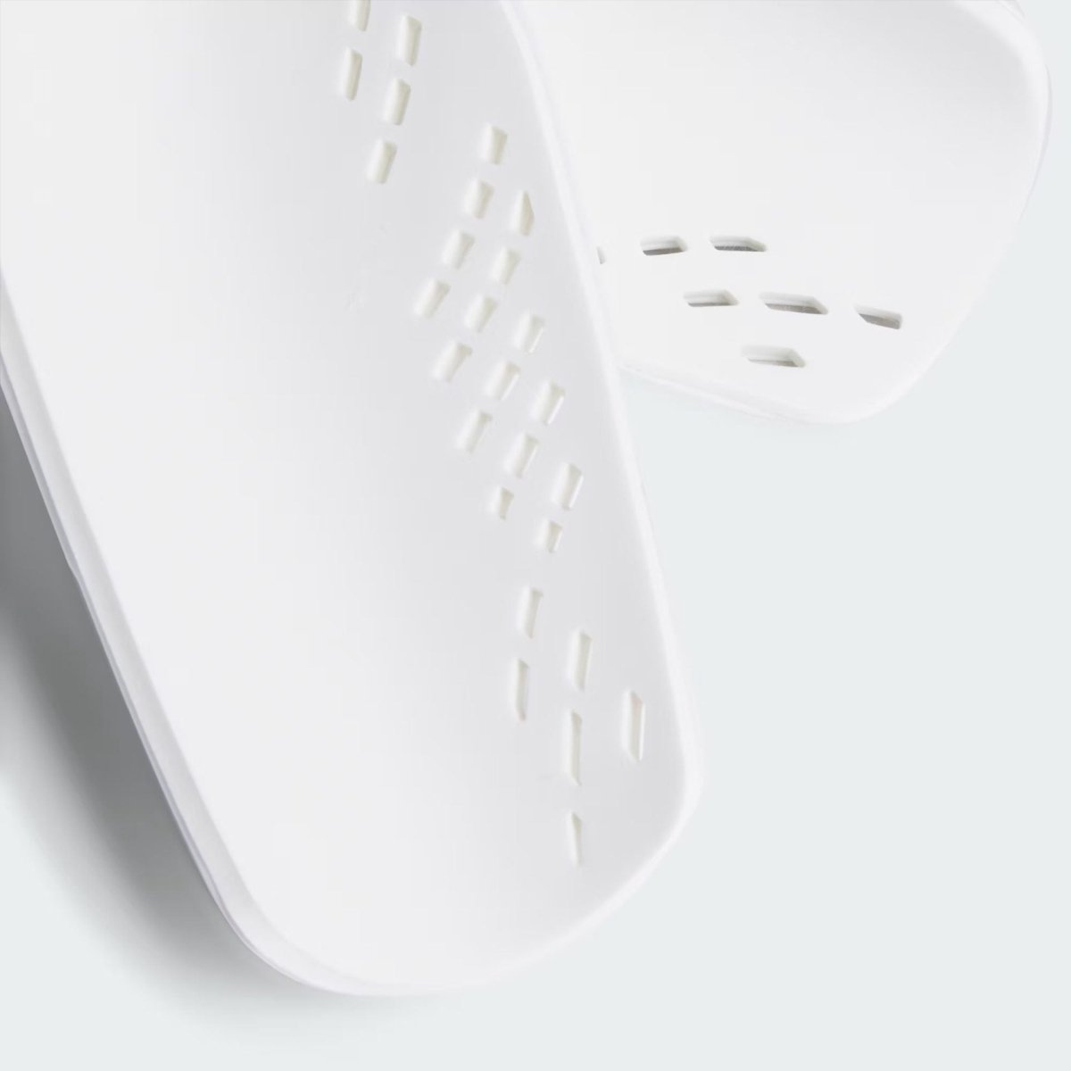 CANILLERAS ADIDAS TIRO CLUB BLANCO/NEGRO ADULTO | IP3995 ADIDAS L - RealSport